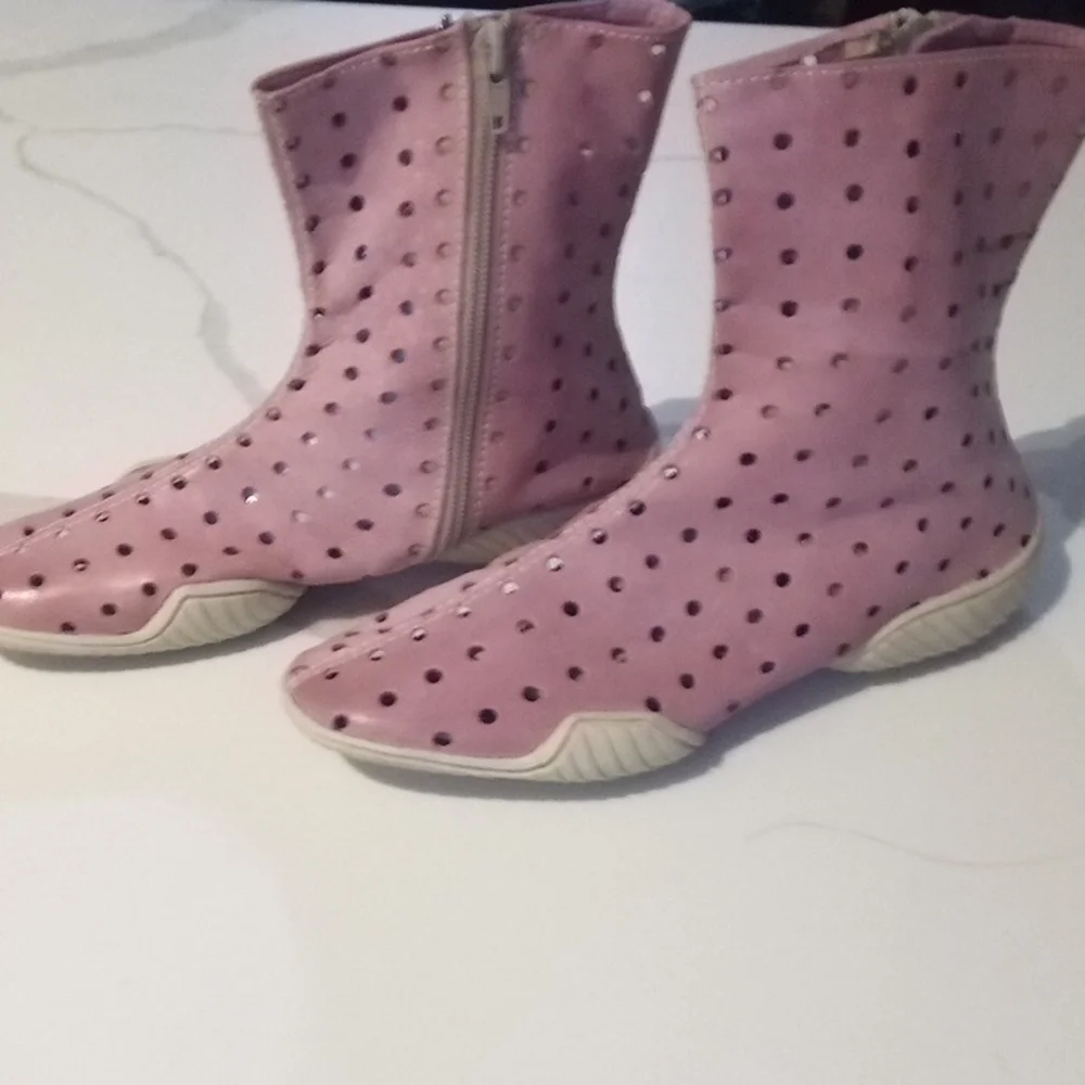 Pink Perforated Patagonia Leather Ankle Booties | Zipper Moto Comfort Flats Sz 6